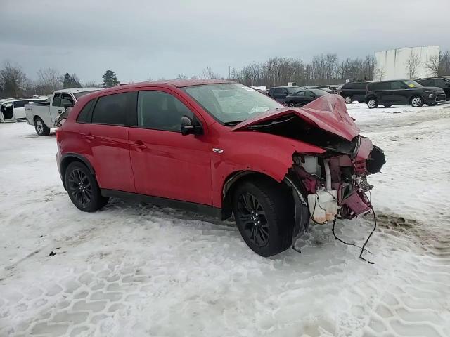 2018 Mitsubishi Outlander - Image 15