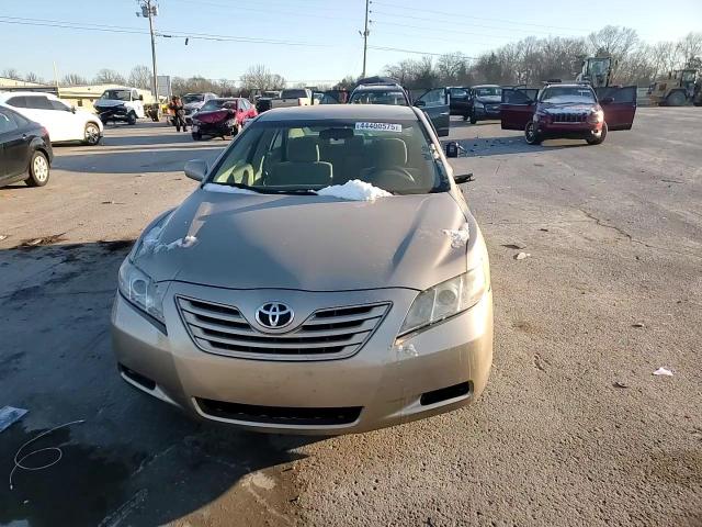 2009 Toyota Camry - Image 10