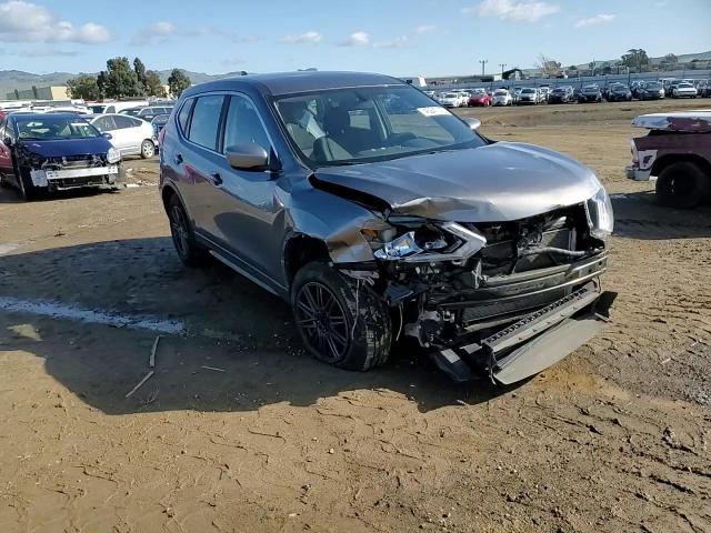 2017 Nissan Rogue - Image 12