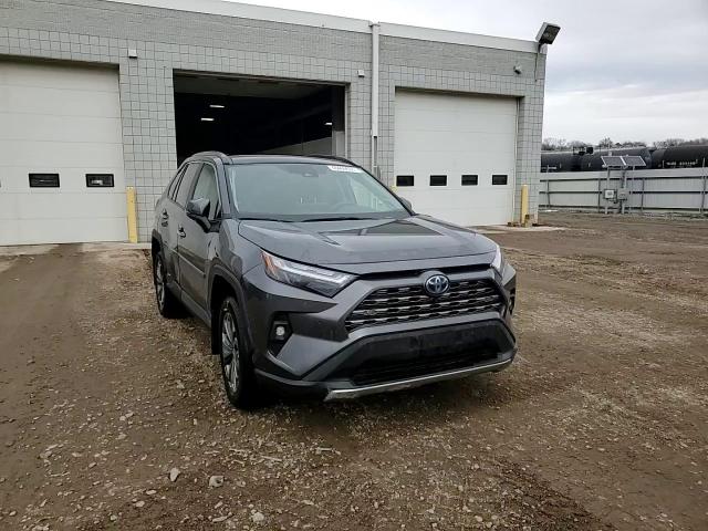 2022 Toyota RAV 4 - Image 12