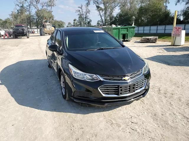 2018 Chevrolet Cruze - Image 13