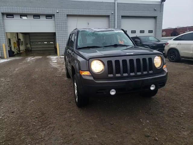 2015 Jeep Liberty (Patriot) - Image 12