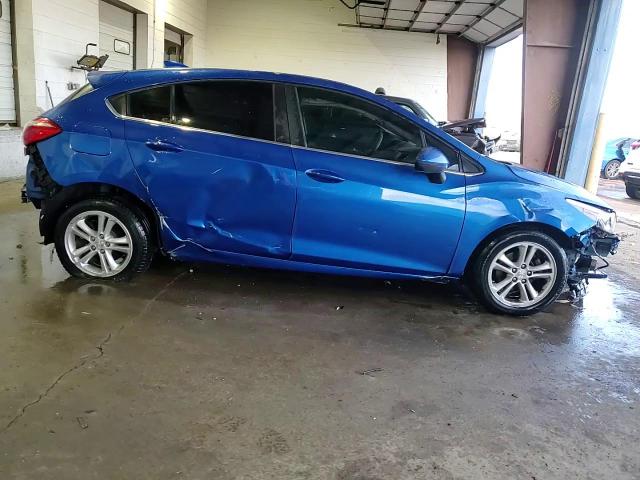 2018 Chevrolet Cruze - Image 13