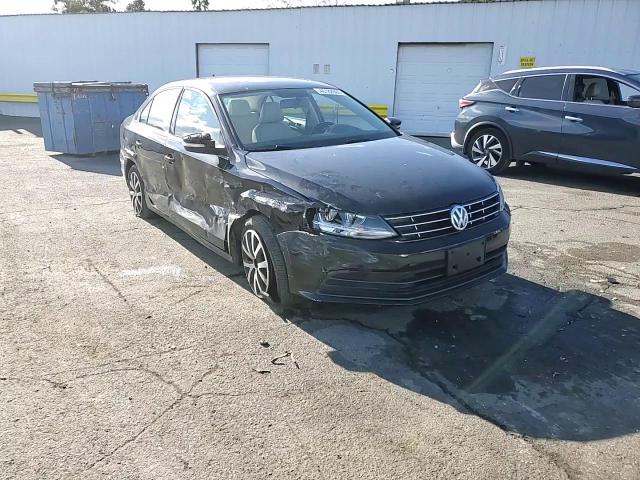 2018 Volkswagen Jetta - Image 11
