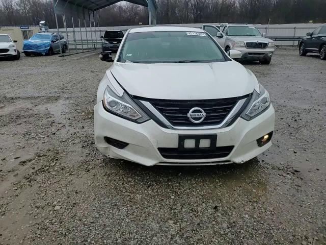 2018 Nissan Altima - Image 10