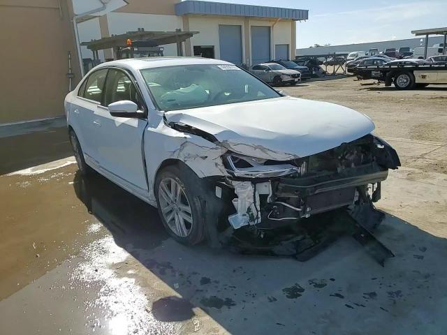 2017 Volkswagen Jetta - Image 10