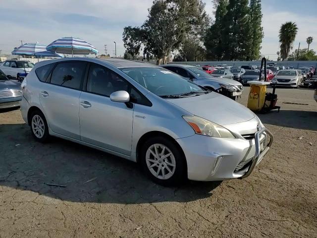 2012 Toyota Prius - Image 10