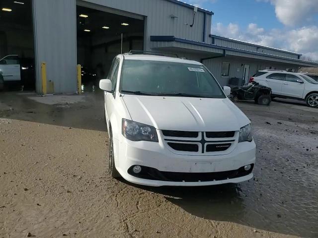 2017 Dodge Caravan - Image 14