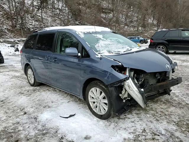 2014 Toyota Sienna - Image 12