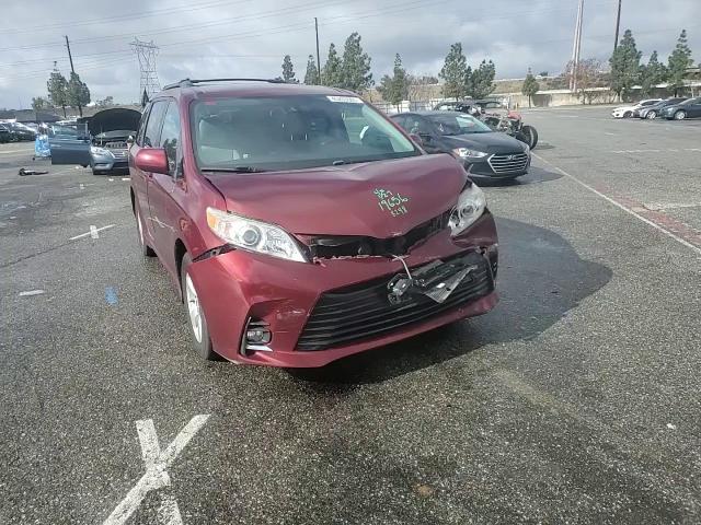 2018 Toyota Sienna - Image 12