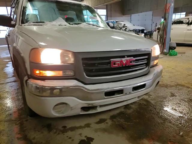 2003 GMC Sierra - Image 11