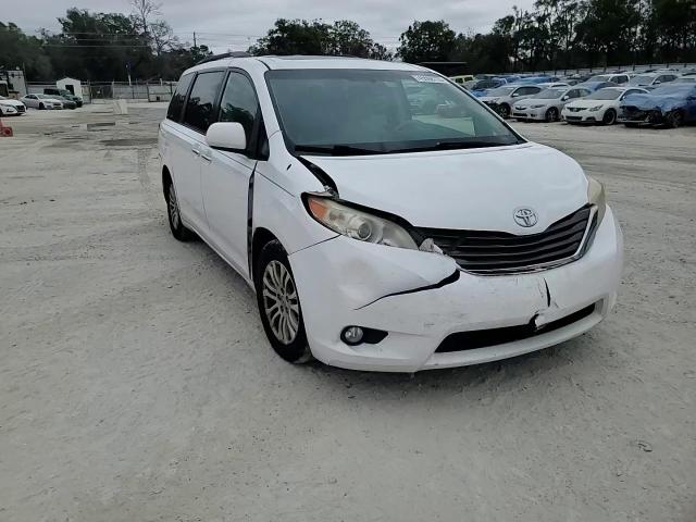 2014 Toyota Sienna - Image 14