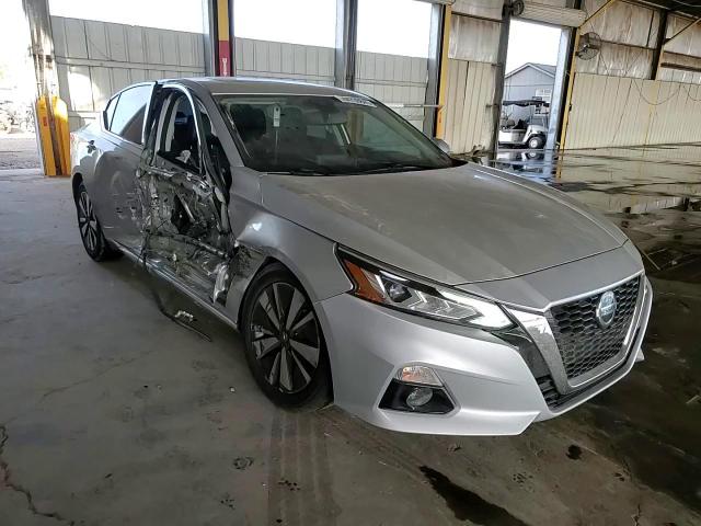 2019 Nissan Altima - Image 11
