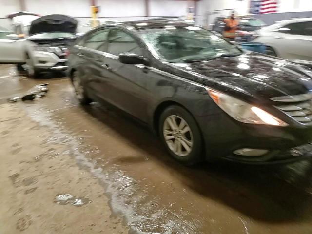 2013 Hyundai Sonata - Image 14