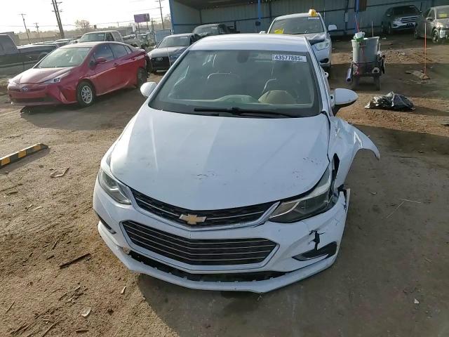 2017 Chevrolet Cruze - Image 10
