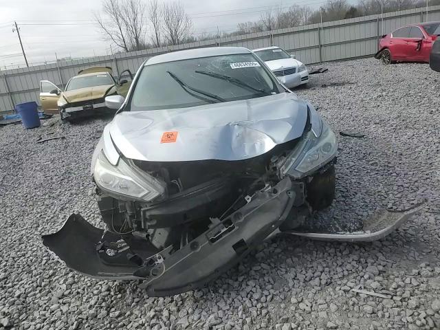 2017 Nissan Altima - Image 10