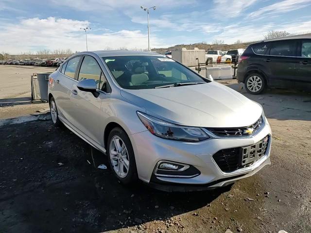 2016 Chevrolet Cruze - Image 13