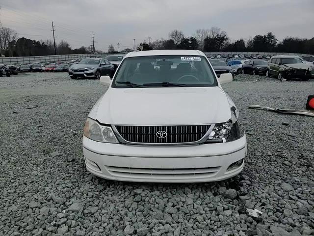 2000 Toyota Avalon - Image 11