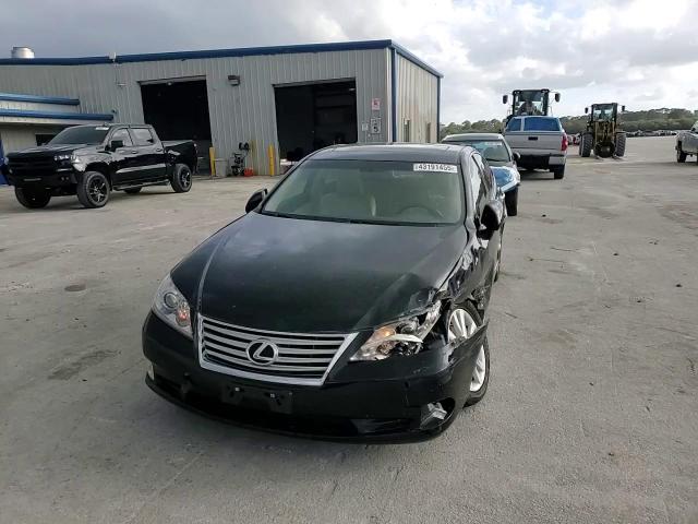 2012 Lexus ES - Image 13
