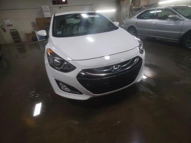 2013 Hyundai Elantra - Image 14