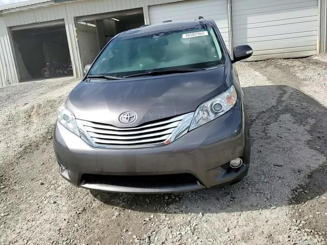 2013 Toyota Sienna - Image 15