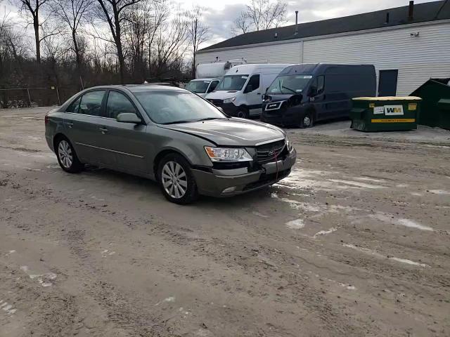 2009 Hyundai Sonata - Image 11