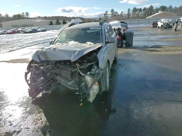2011 Subaru Outback - Image 10