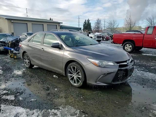 2015 Toyota Camry - Image 11