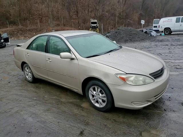 2004 Toyota Camry - Image 10