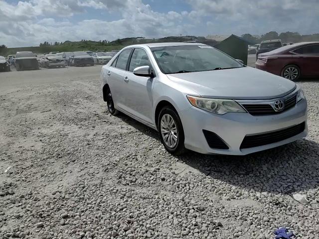 2014 Toyota Camry - Image 10