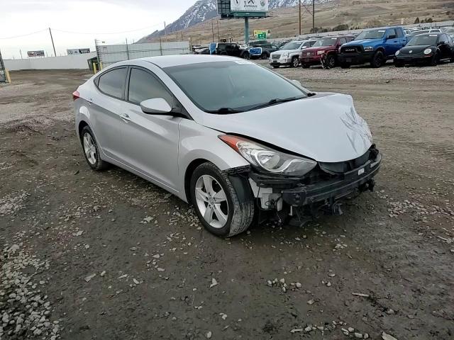 2012 Hyundai Elantra - Image 11