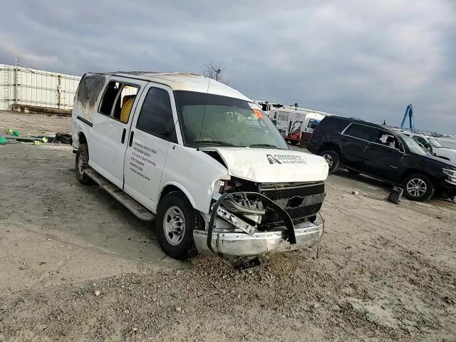 2018 Chevrolet Express - Image 11