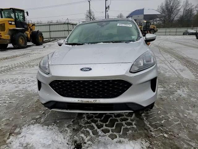 2020 Ford Escape - Image 11