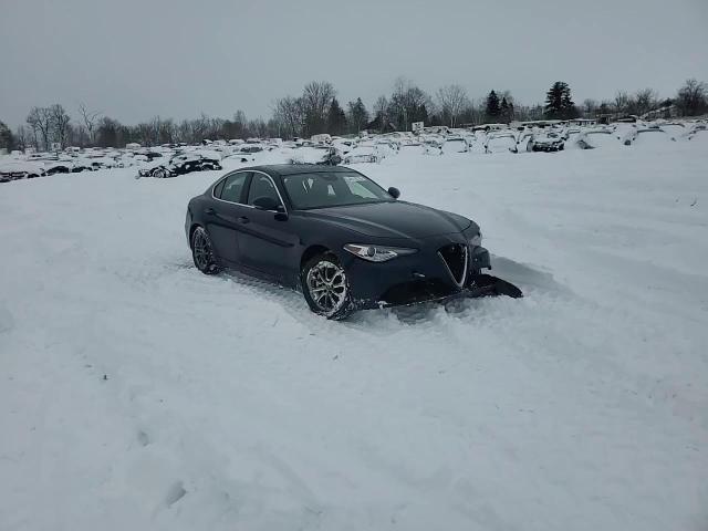 2020 Alfa Romeo Giulia - Image 14