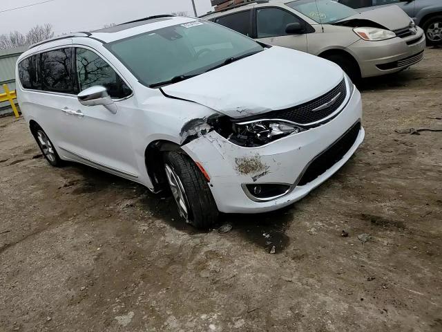 2018 Chrysler Pacifica - Image 11