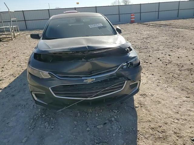 2017 Chevrolet Malibu - Image 10
