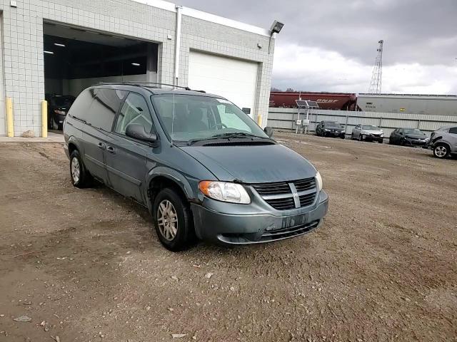 2005 Dodge Caravan - Image 12