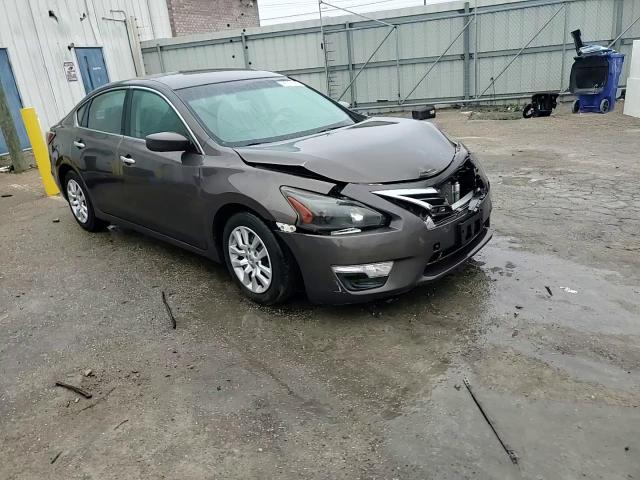 2015 Nissan Altima - Image 13