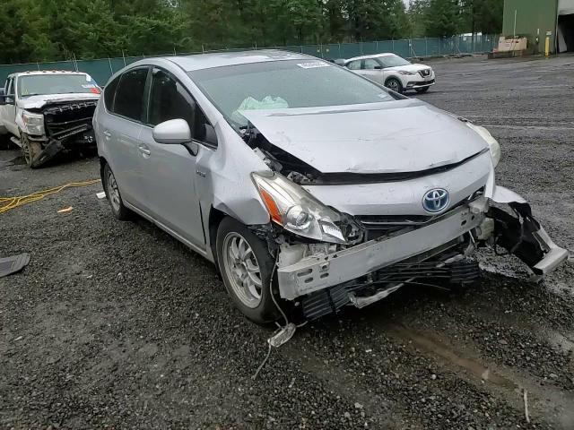 2014 Toyota Prius - Image 10