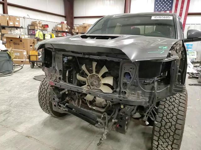 2018 Toyota Tacoma - Image 11