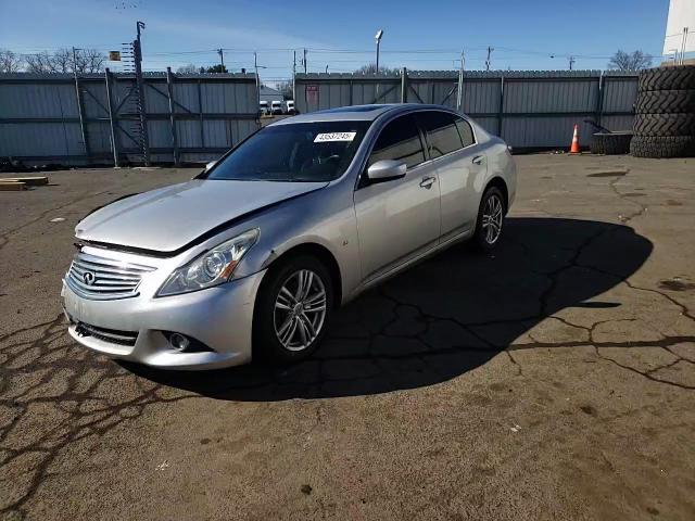 2015 Infiniti Q40 - Image 13