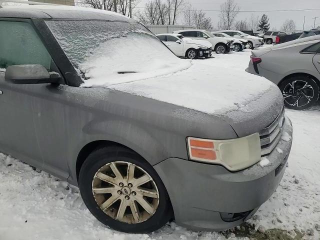 2010 Ford Flex - Image 12