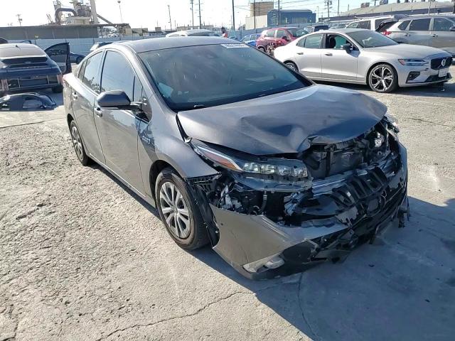 2020 Toyota Prius - Image 11