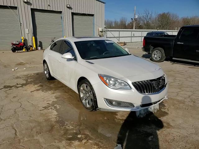2016 Buick Regal - Image 13