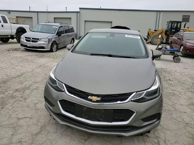 2017 Chevrolet Cruze - Image 11