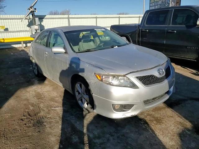 2011 Toyota Camry - Image 11