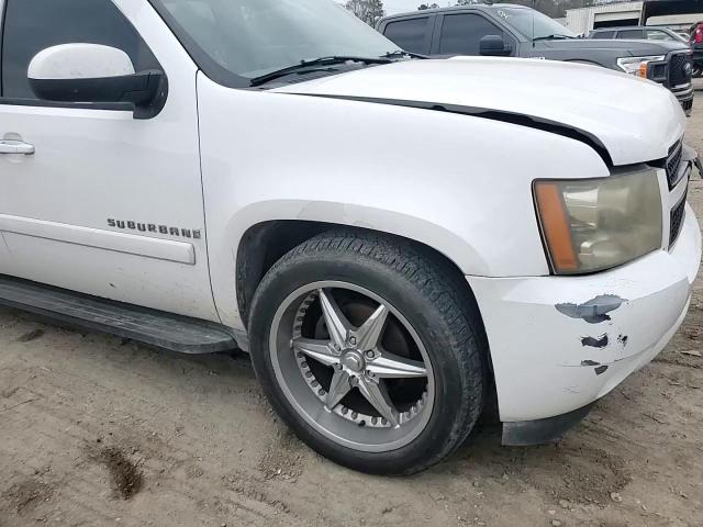 2007 Chevrolet Suburban - Image 11