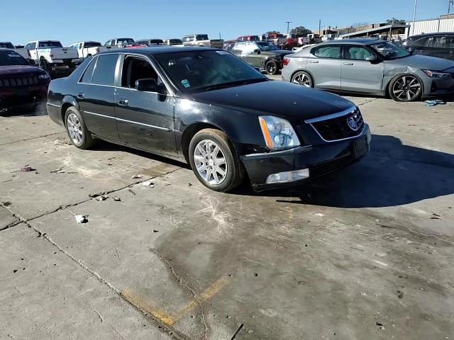 2011 Cadillac DTS - Image 11