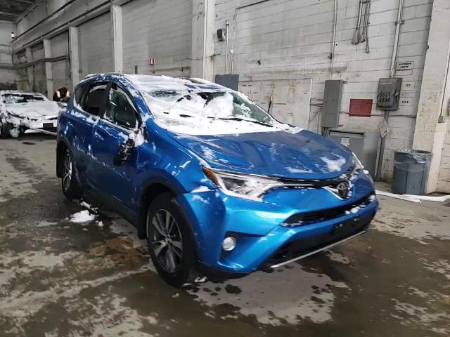 2017 Toyota RAV 4 - Image 12
