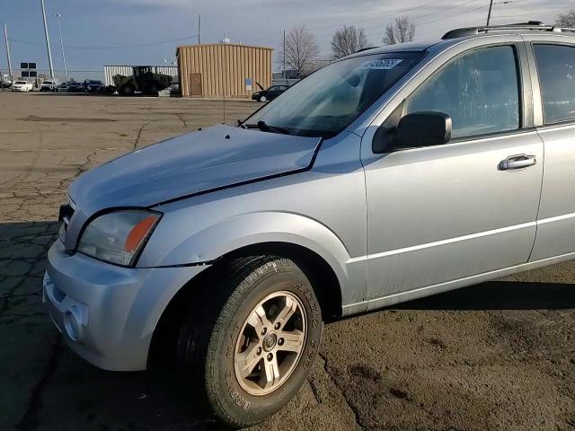 2005 Kia Sorento - Image 11
